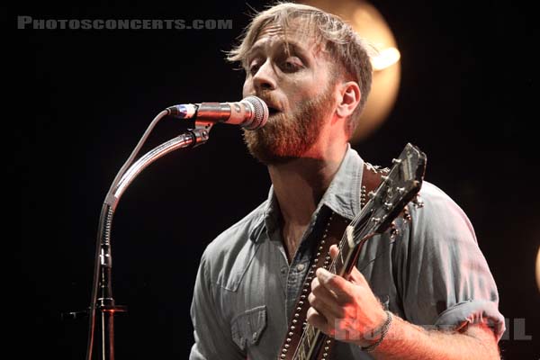 THE BLACK KEYS - 2012-08-25 - SAINT CLOUD - Domaine National - Grande Scene - 